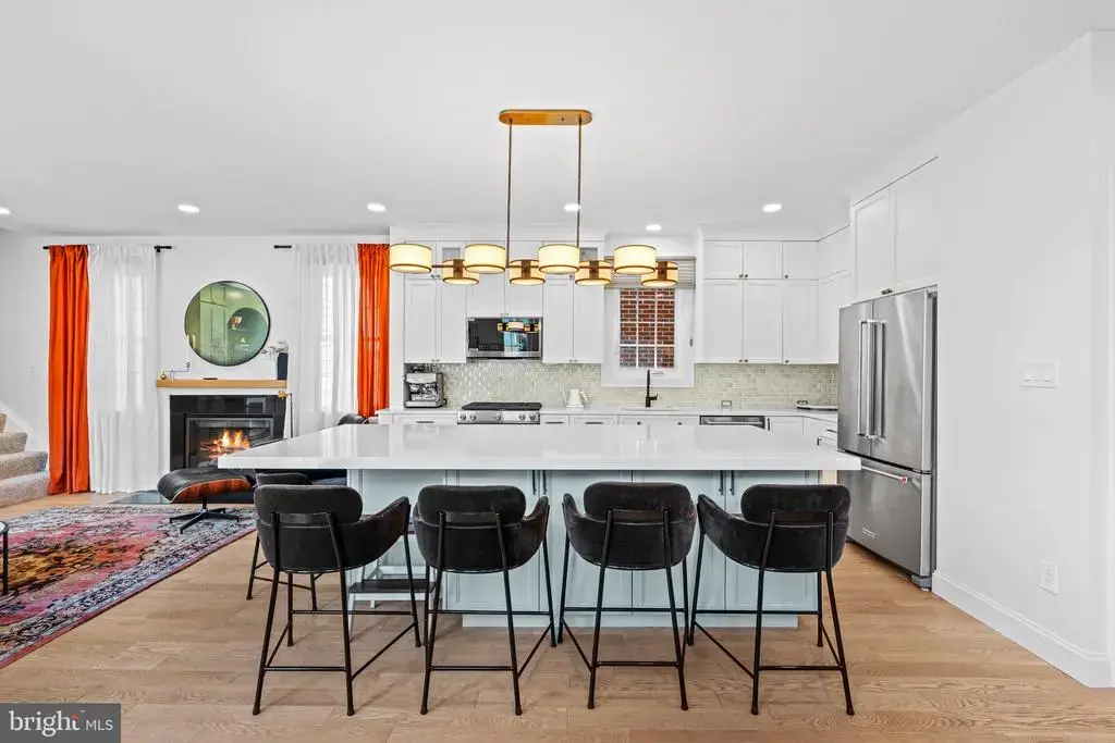 1405 Buena Vista Ave, MCLEAN