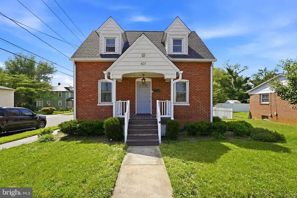 601 Gray Ave, WINCHESTER