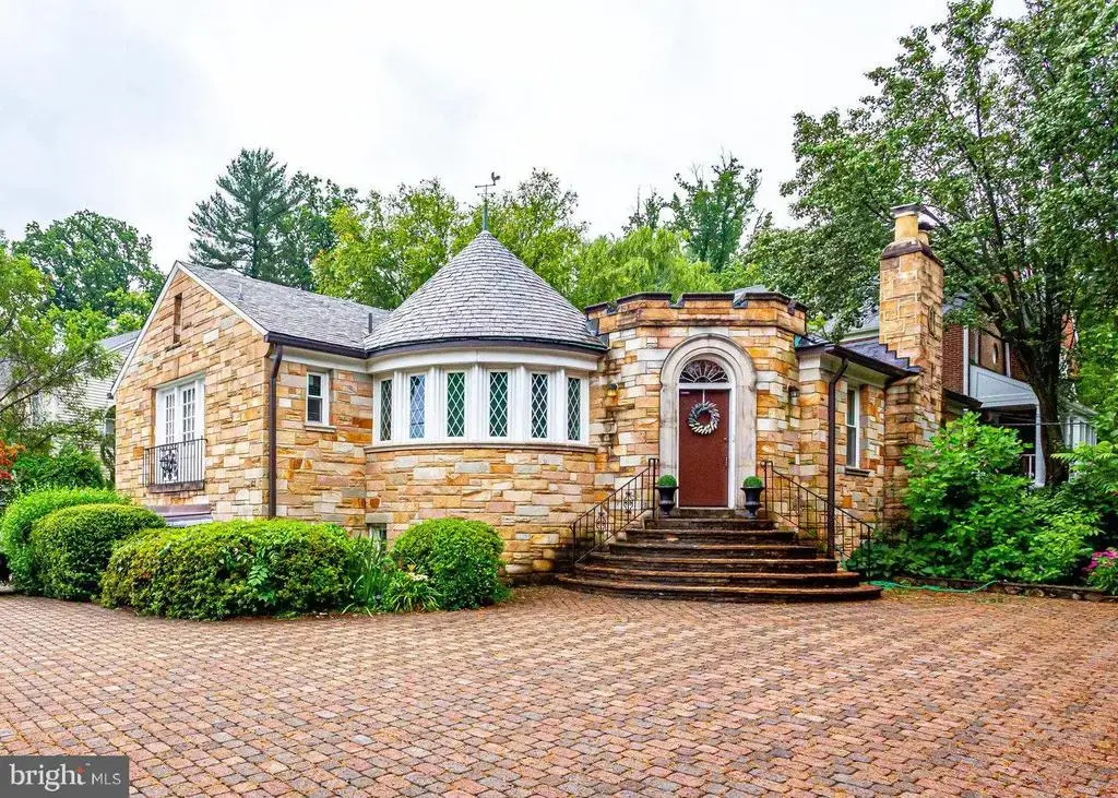 8212 Old Georgetown Rd, BETHESDA