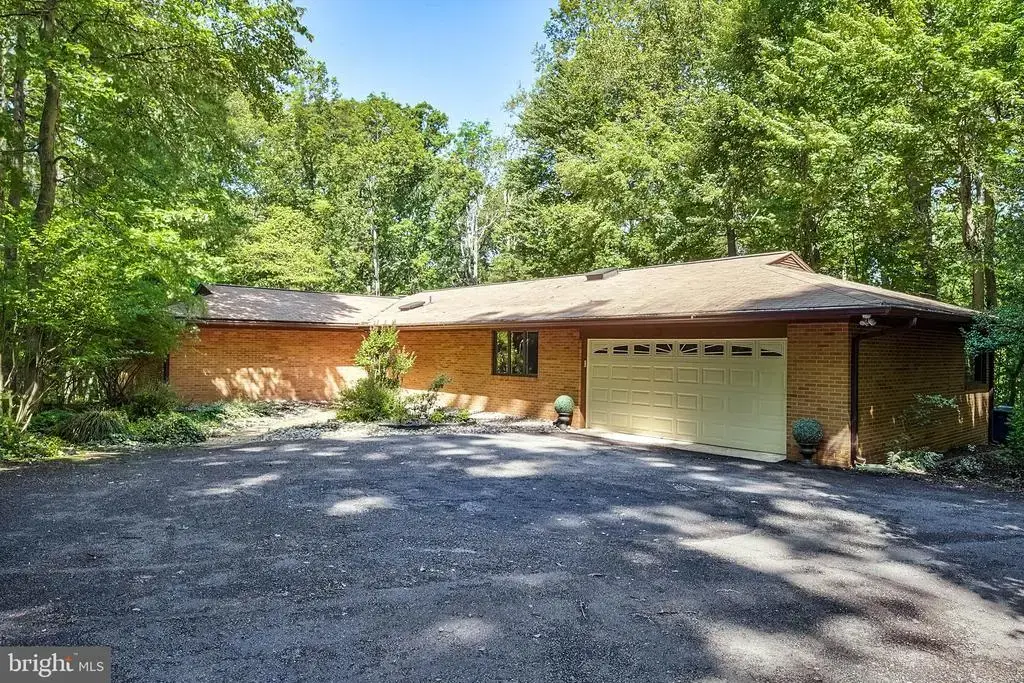 2026 Hunter Mill Rd, VIENNA
