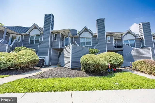 206 Fieldstream Dr, Newark