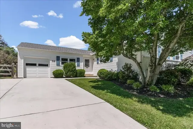 58 Woodhill Ct, Newark