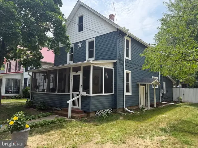 222 S 2nd St, Denton