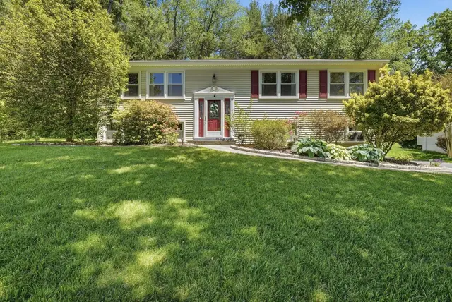 1811 Cranberry Ln, Reston