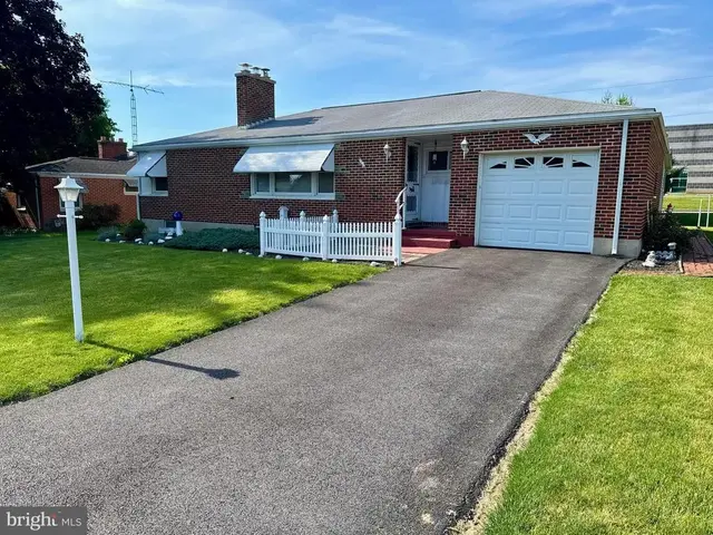111 Haybrook Dr, York
