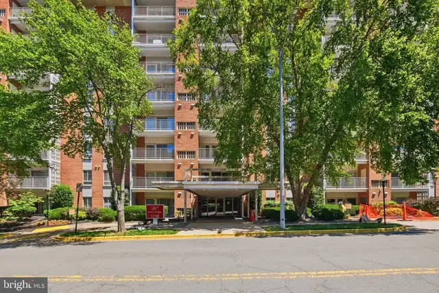 5250 Valley Forge Dr #704, Alexandria