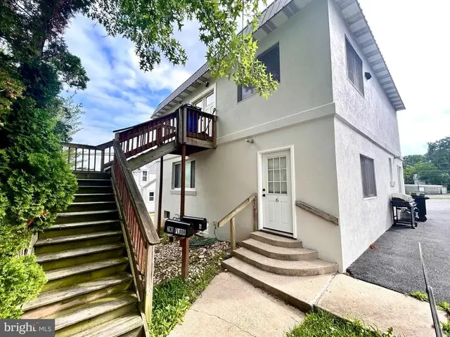 6 S 15th St, Camp Hill