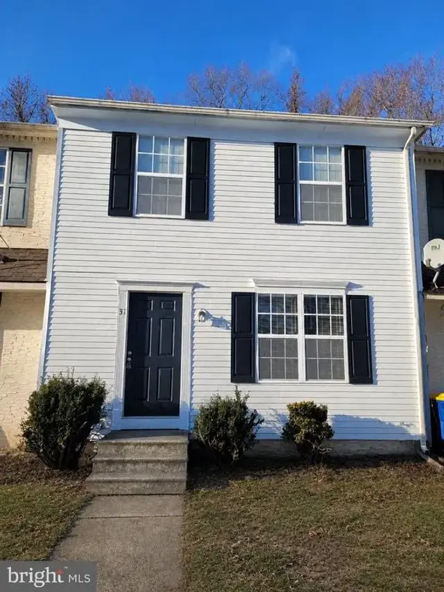 31 Lamplighter Ln, Dover
