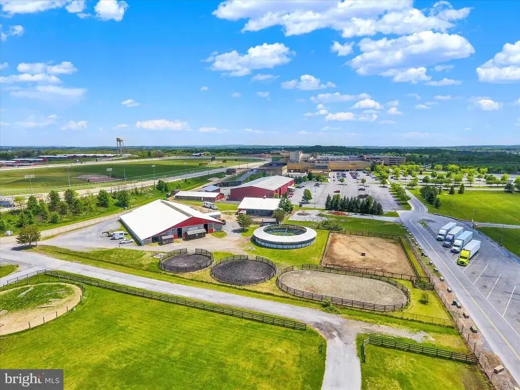 Todd Beatty Training Facility @ Penn National, GRANTVILLE
