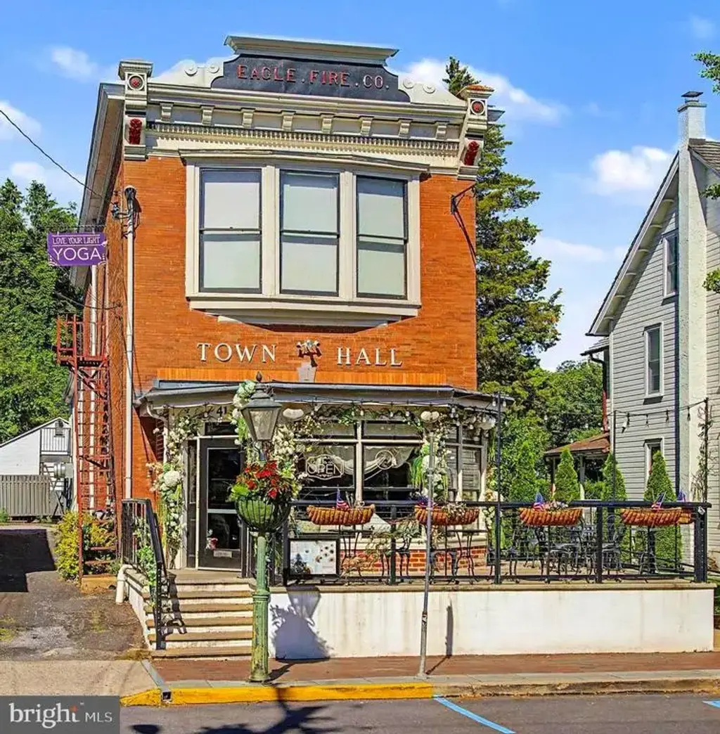 41 N Main St, NEW HOPE