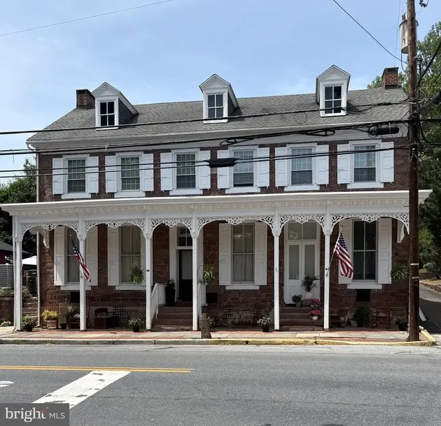 84-86 W Main St, Adamstown