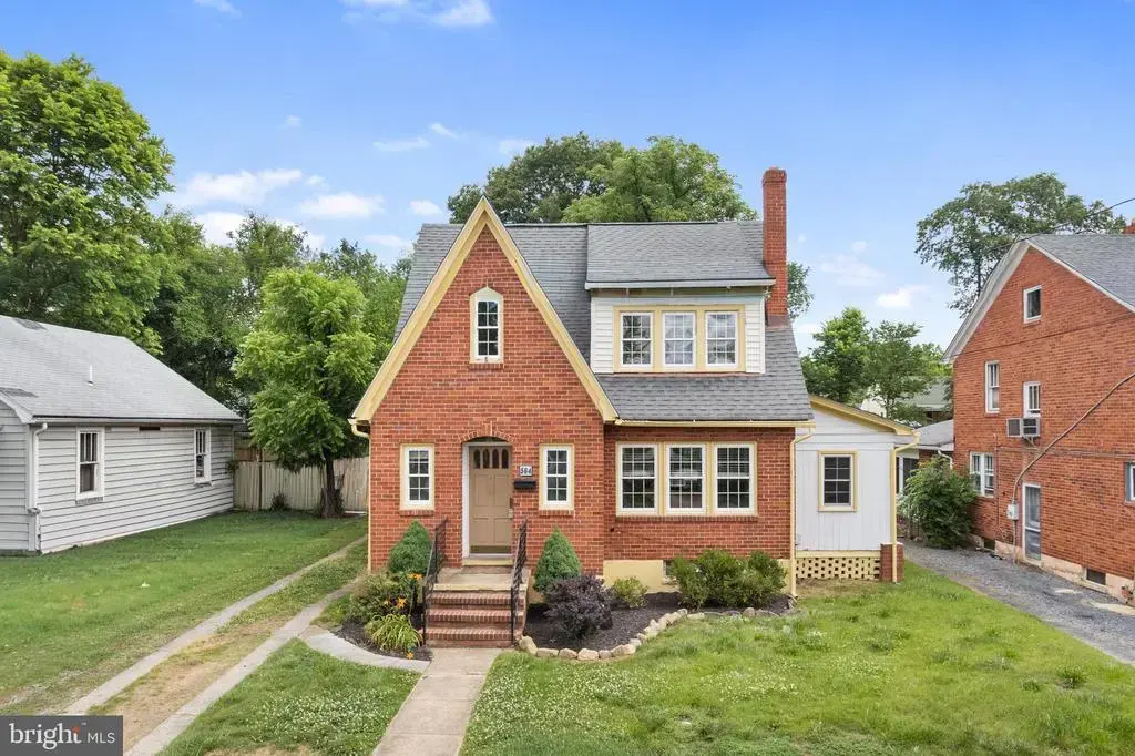 564 Orchard St, STRASBURG