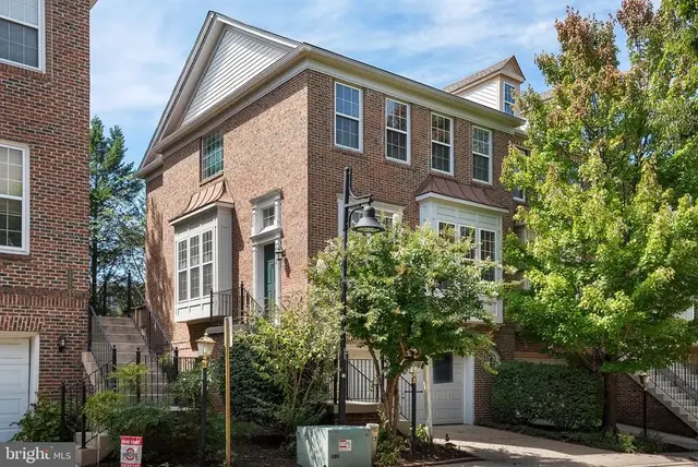 4634 Latrobe Pl, Alexandria
