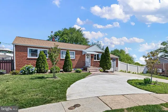 3 Radcliffe Ct, Wilmington