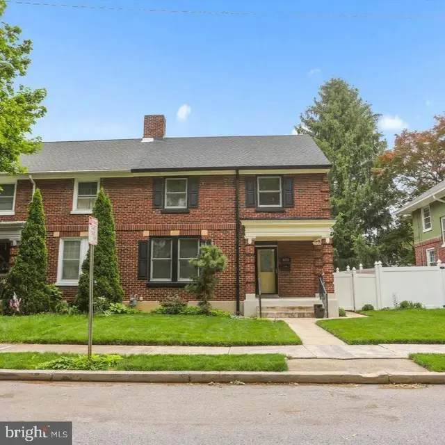 833 Arlington Rd, York