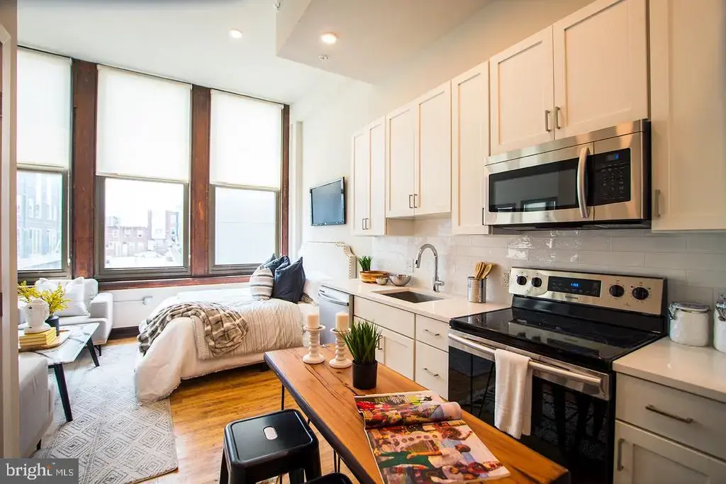 1300 S 19th St #unit 102, PHILADELPHIA
