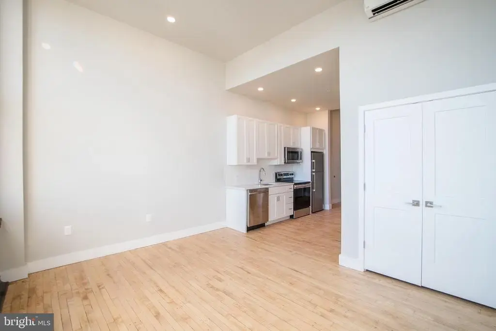 1300 S 19th St #unit 210, PHILADELPHIA