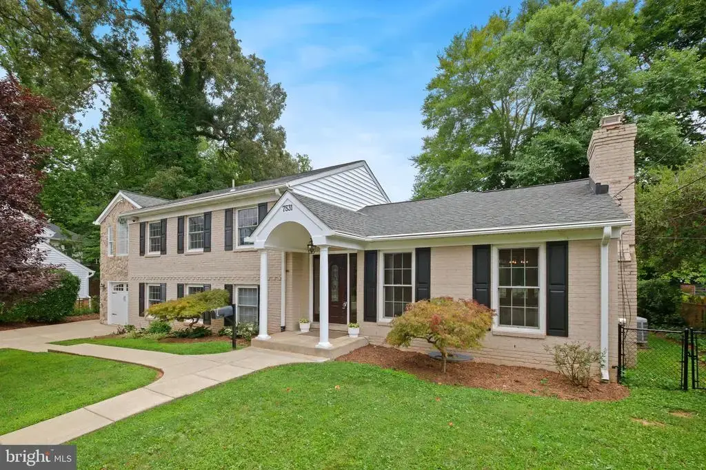7531 Cayuga Ave, BETHESDA