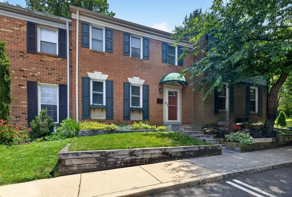 4 Honey Brook Cir, GAITHERSBURG
