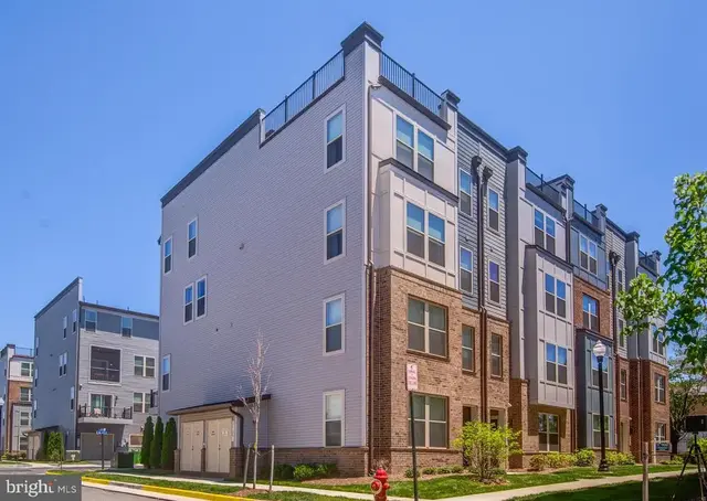 2127 Glacier Rd #86, Herndon
