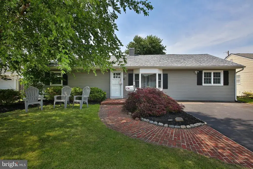 423 Chelsea Rd, FAIRLESS HILLS