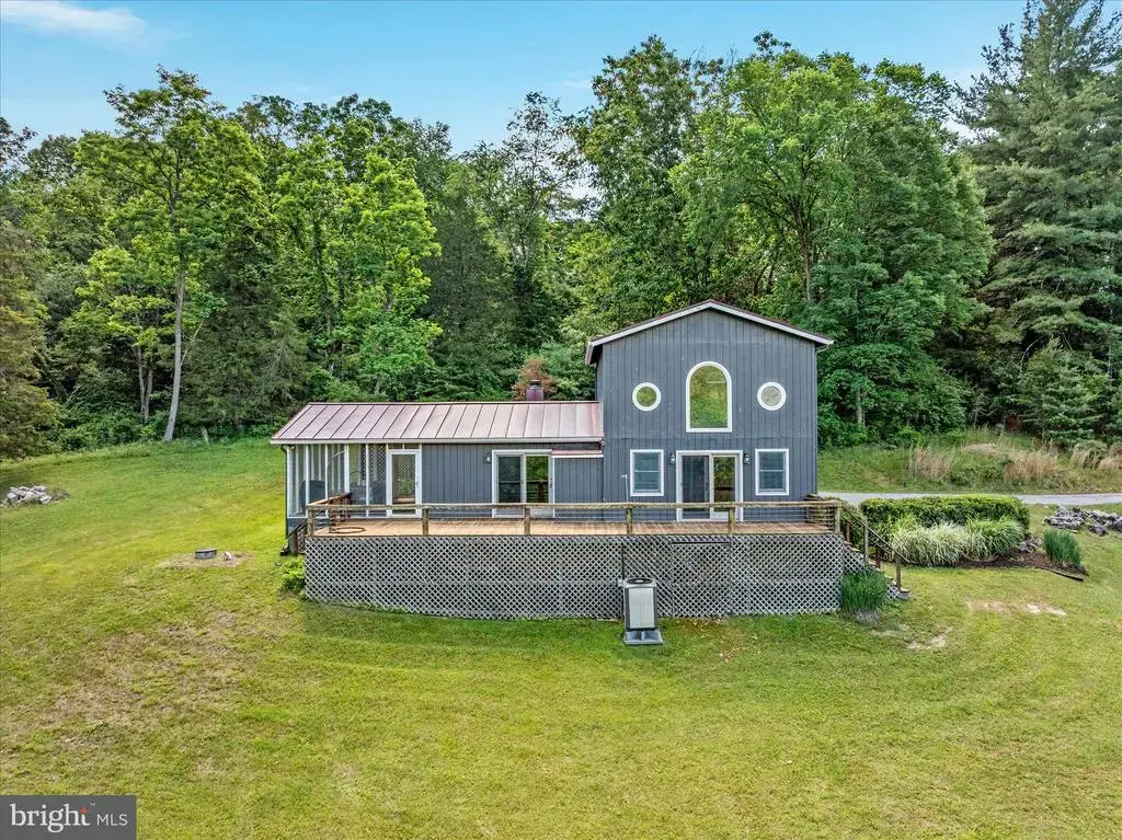 774 Whispering Pines Way, LOST RIVER
