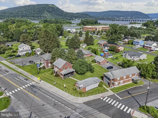 160 Linglestown Rd, Harrisburg
