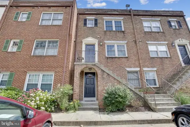 953 S Scott St #1, Arlington