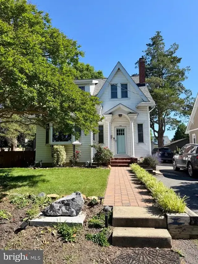 123 Catalpa Ave, Wilmington