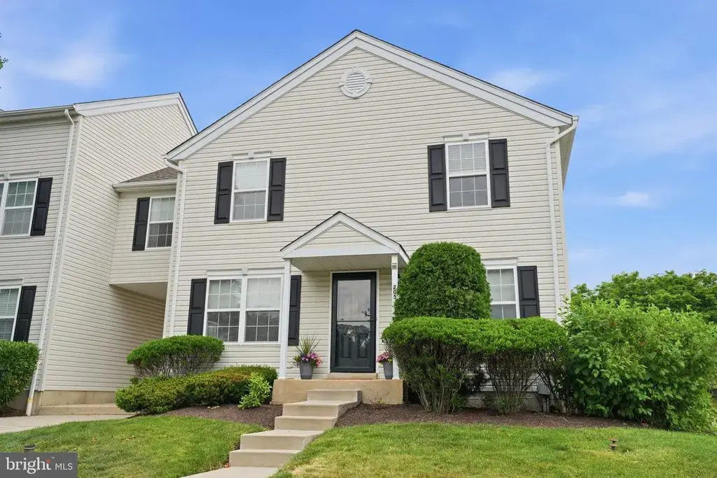 205 Tanager Ct, WARRINGTON