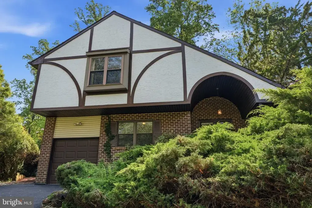 718 Bridgeview Rd, FEASTERVILLE TREVOSE