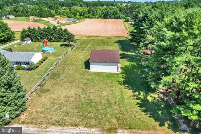 29 Rose Ln, New Oxford