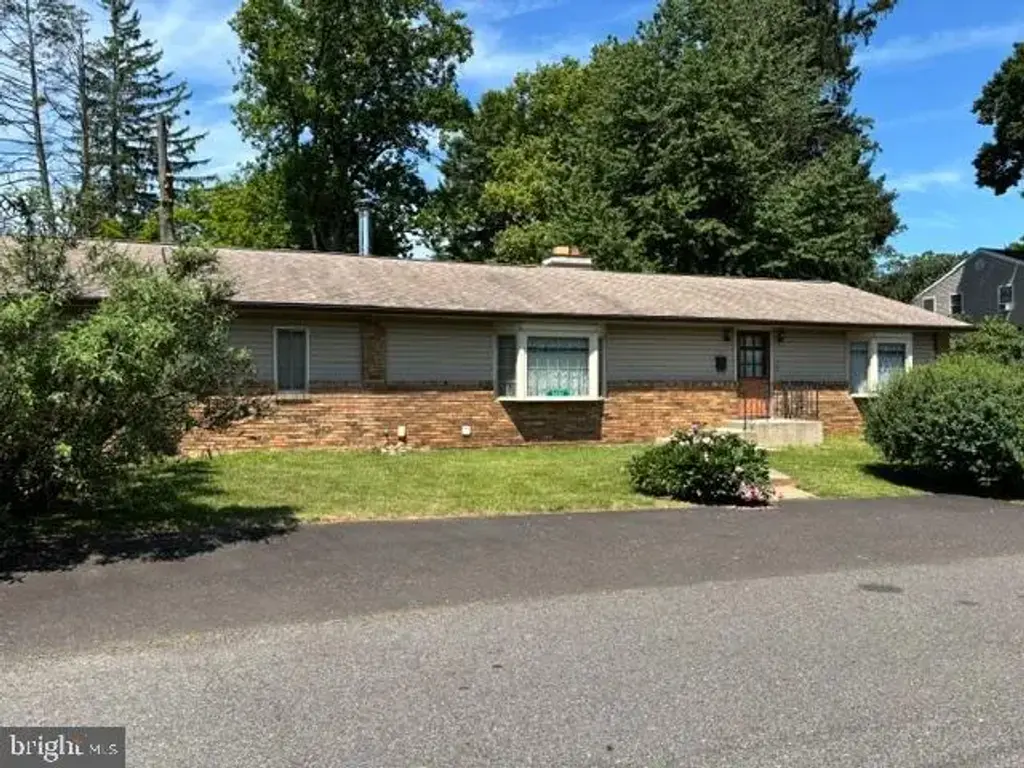2002 Park Ave Ave, FEASTERVILLE TREVOSE