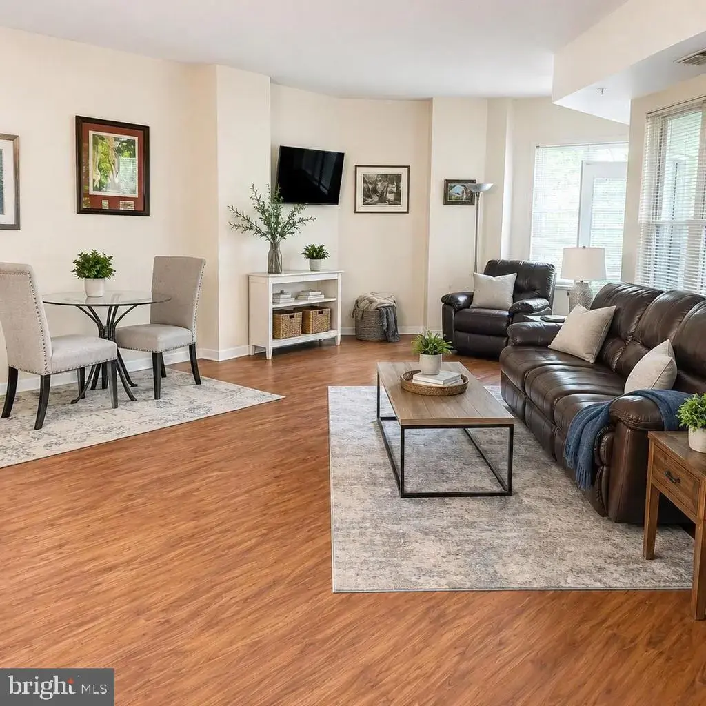 7101 Bay Front Dr #202, ANNAPOLIS