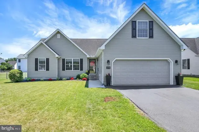 376 Mystic Ln, Magnolia