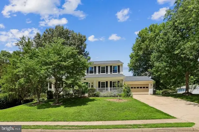 900 Barker Hill Rd, Herndon