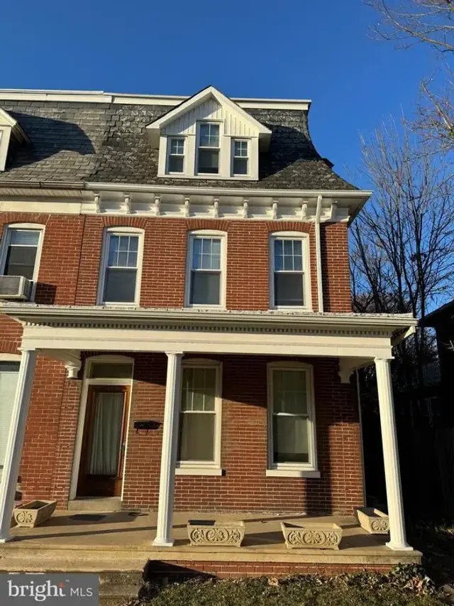 1403 2nd Ave #2nd Fl, York