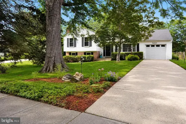 2518 Lindley Ter, Rockville
