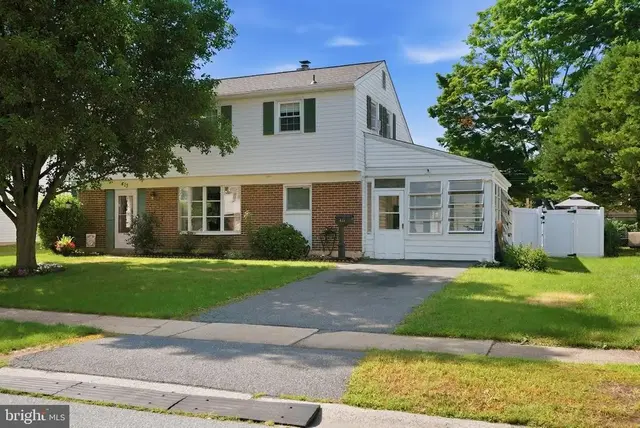413 Blackstone Rd, Newark