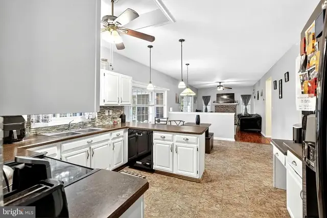 104 Red Oak Dr, Dover