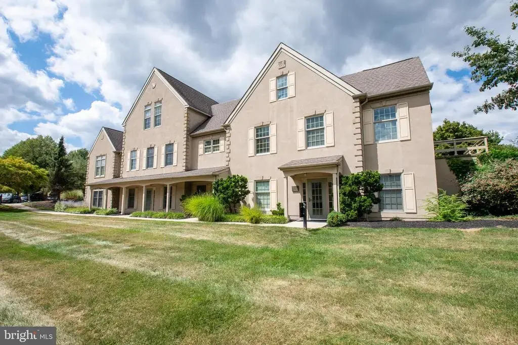 302 Hyde Park, DOYLESTOWN