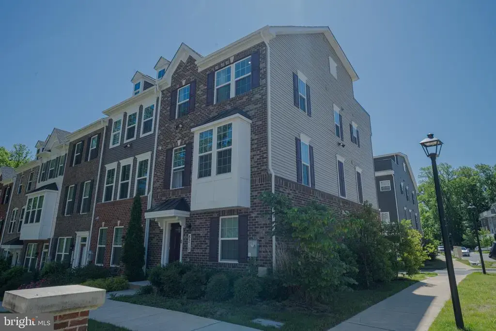 8210 Goldstone Ct, HYATTSVILLE