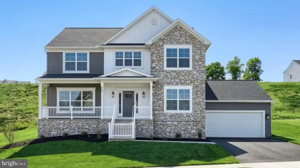 220 Copper Ridge Dr, NEWMANSTOWN