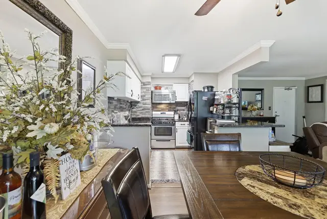 4 S Van Dorn St #603, Alexandria