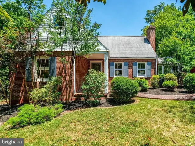 7107 Coventry Rd, Alexandria