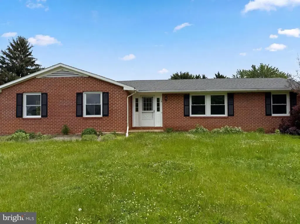 98 Grimes Dr, MARTINSBURG