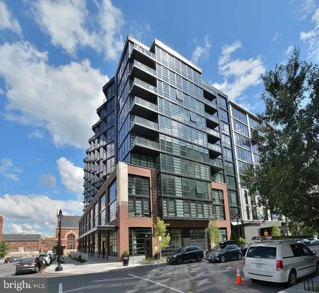 1300 4th St Se #805, Washington