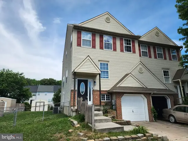 348 W Wind Dr, Dover