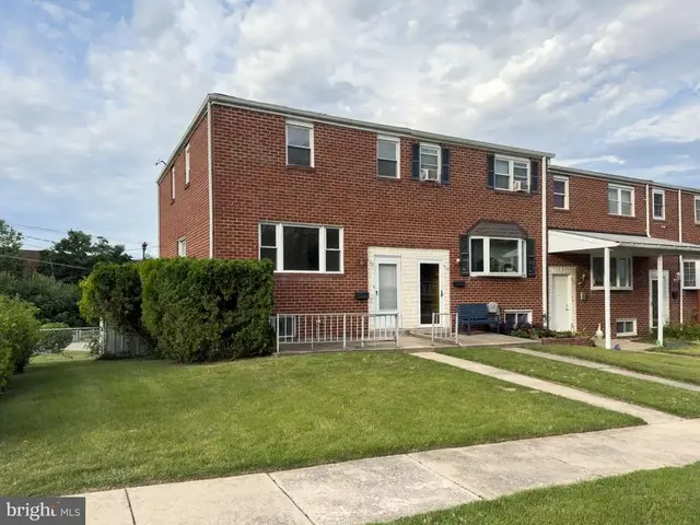 926 Regina Dr, Baltimore