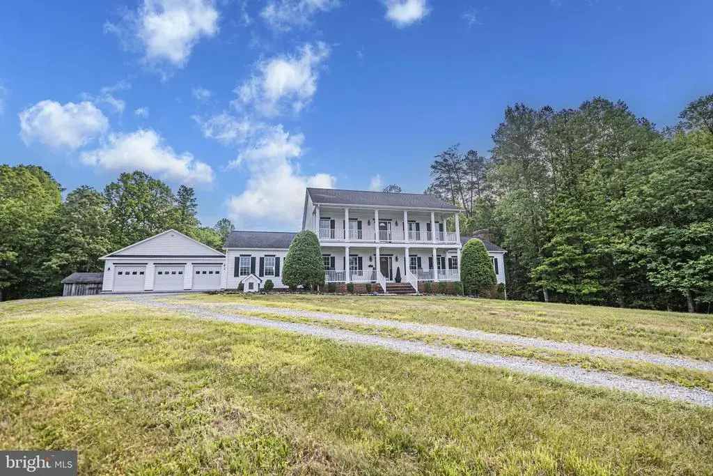 127 Smith Heritage Ln, BOSTON